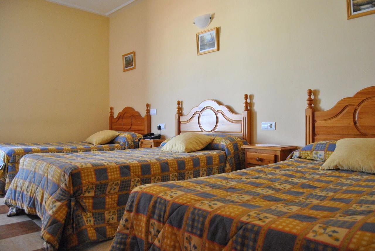 Hotel Las Dehesas Navalvillar de Pela エクステリア 写真