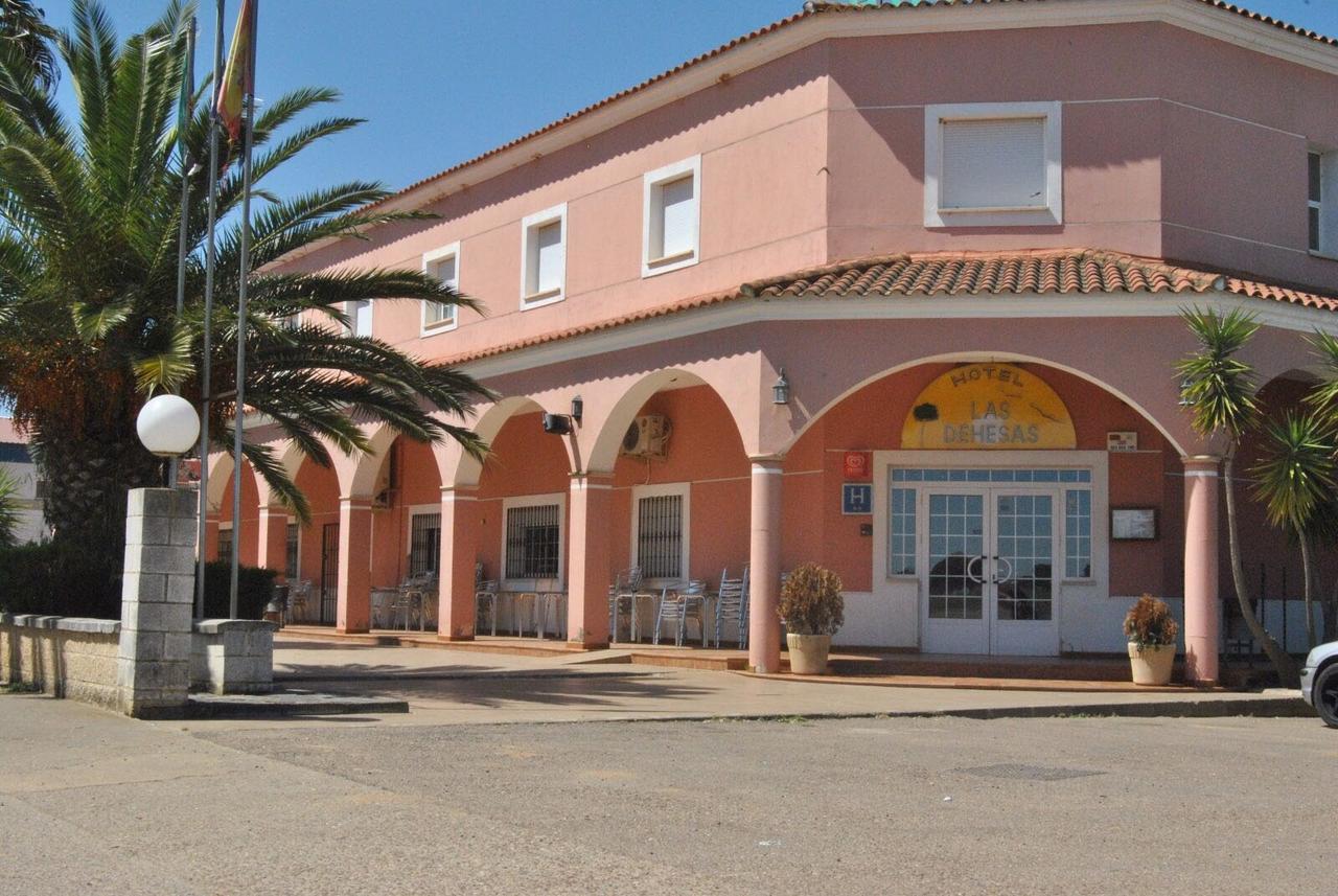 Hotel Las Dehesas Navalvillar de Pela エクステリア 写真